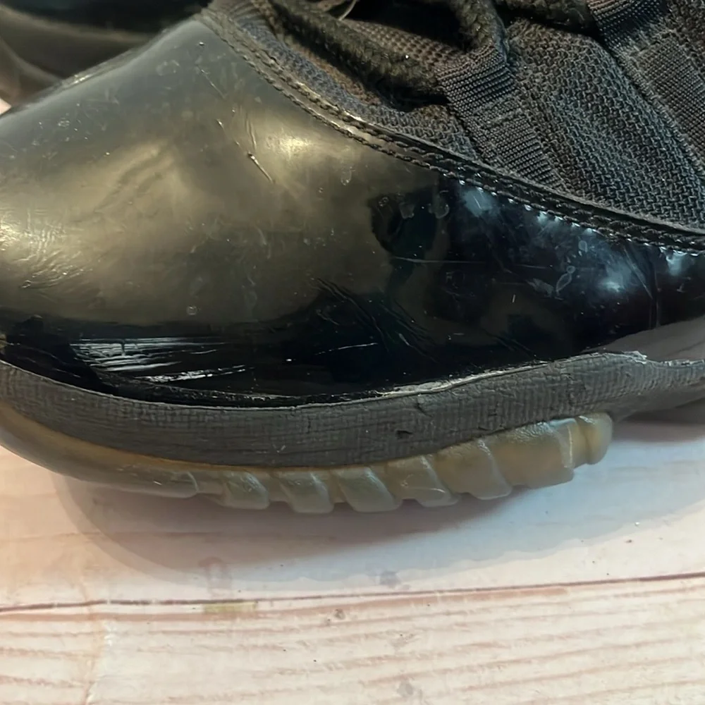 AIR JORDAN 11 XI RETRO USED SIZE 13.5 BLACK GAMMA BLUE VARSITY MAIZE